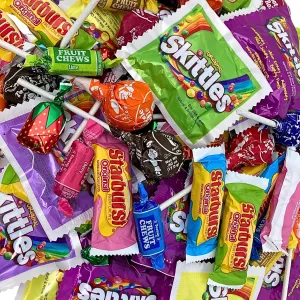 Assortit American Classic Candy Variety Pack – 2 Lb Bag of Individually Wrapped Sweets for Parties, Piñatas & Treats – Assorted Family Favorites (32 Oz)