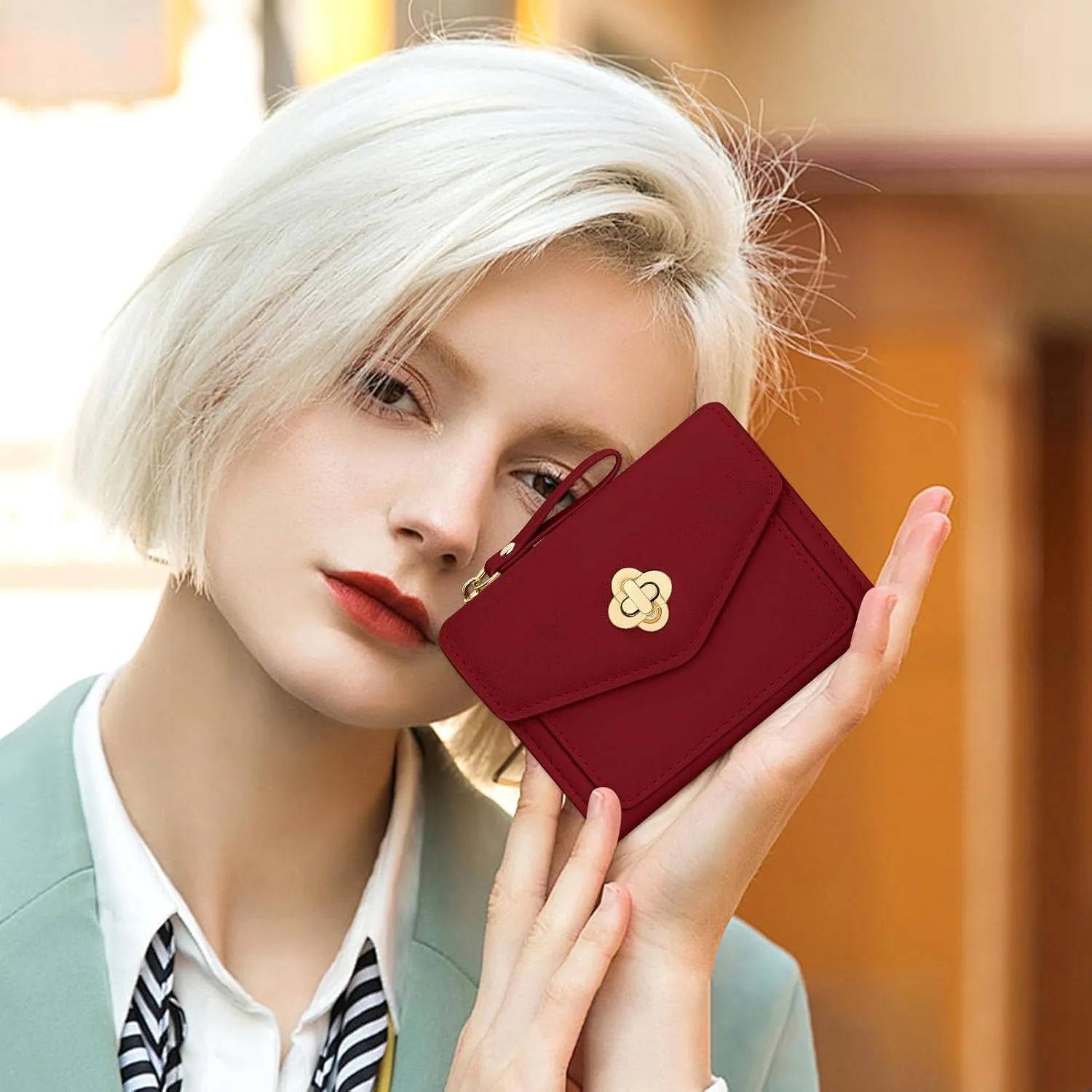 BIAOTIE Small Wallet for Women Leather Bifold Pocket Wallet RFID Blocking Credit Card Holder Cute Purse with Zipper Coin Pocket (Red)