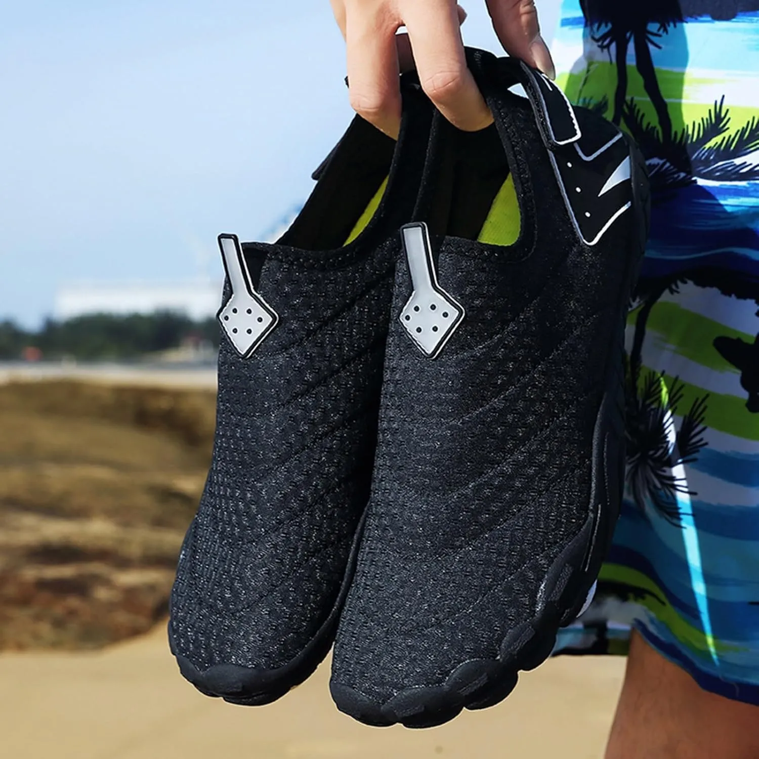 Couples Wading Outdoor Beach Shoes River Shoes Men's and Women's Non Slip Women's Breathable Mesh Casual Sneaker