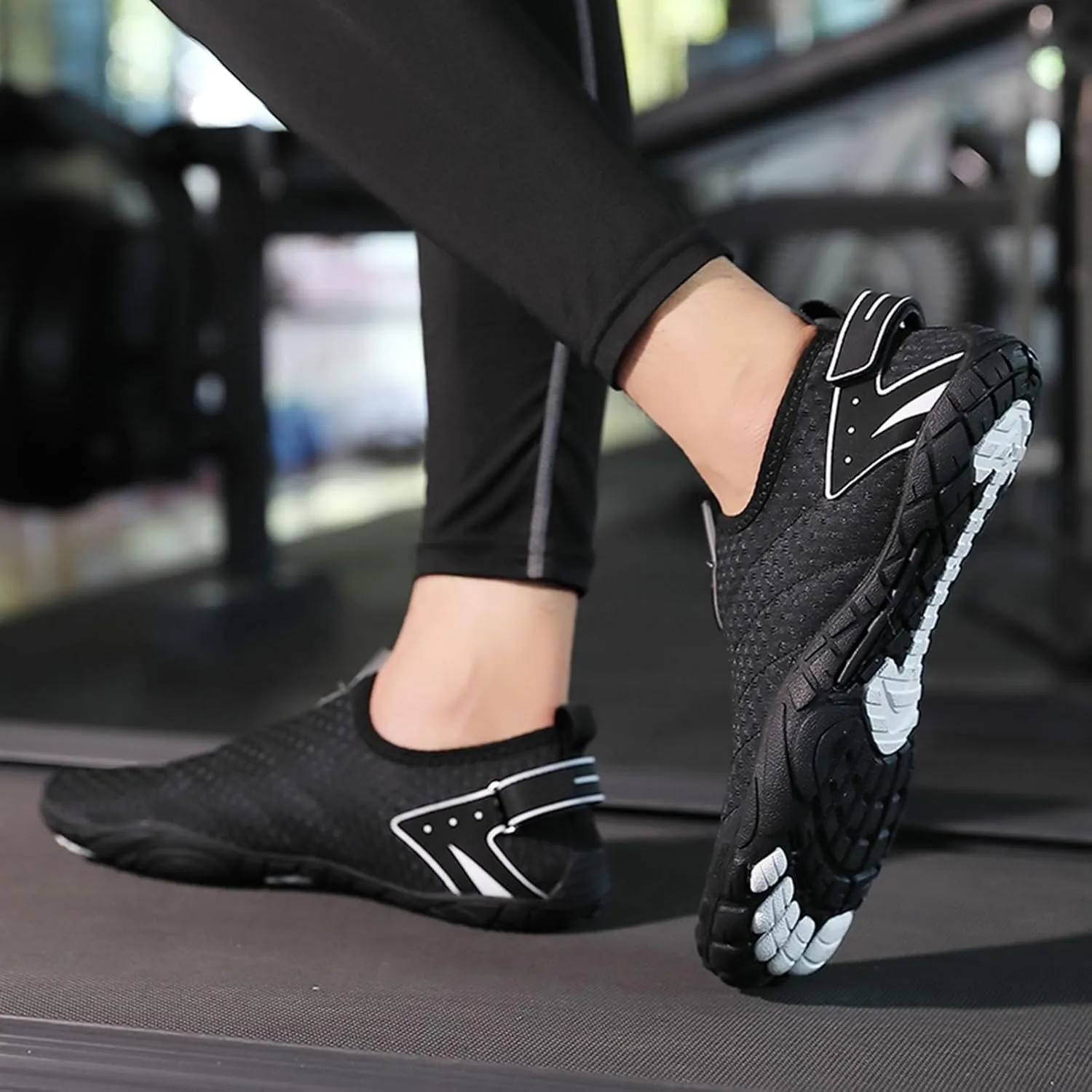 Couples Wading Outdoor Beach Shoes River Shoes Men's and Women's Non Slip Women's Breathable Mesh Casual Sneaker