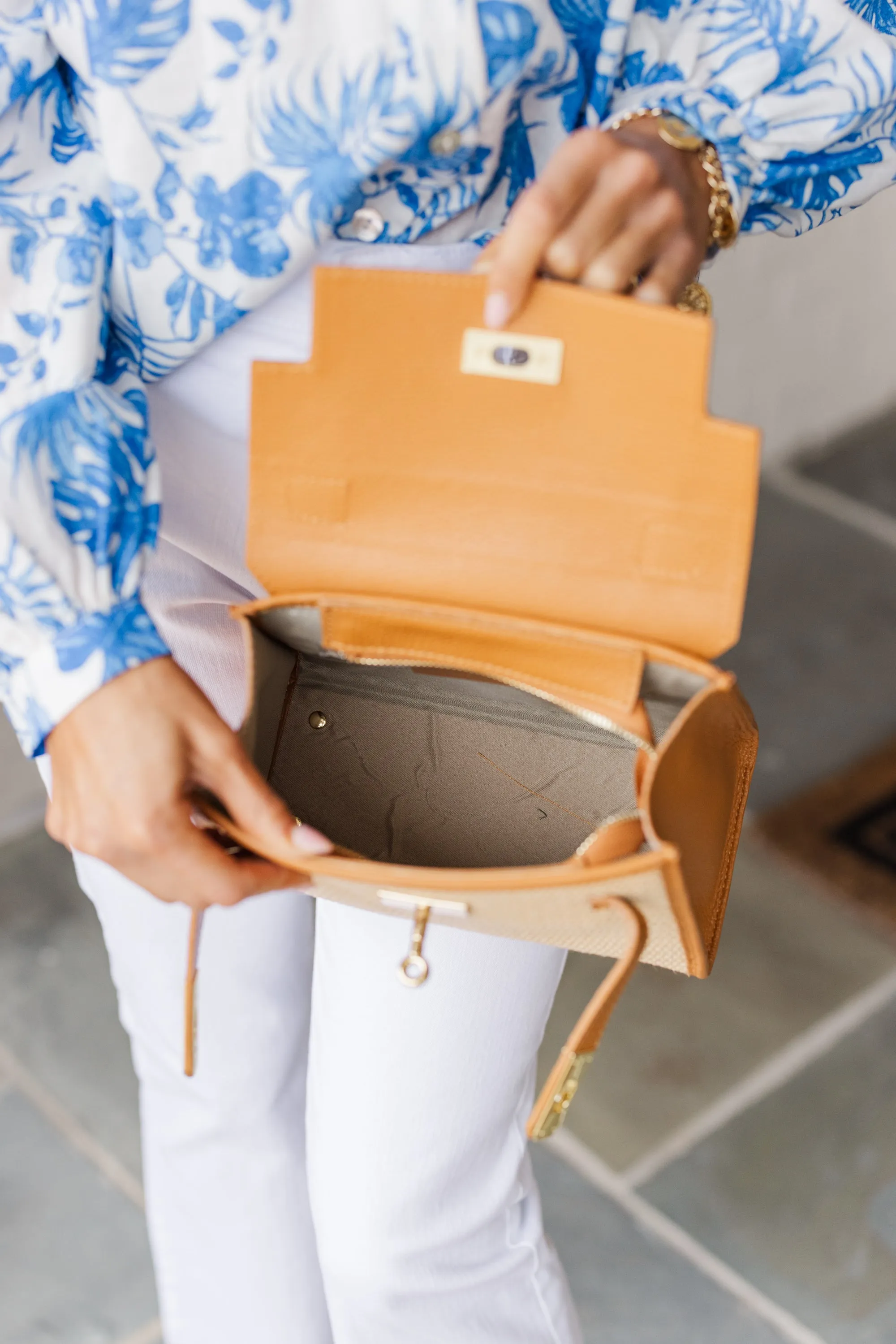 German Fuentes: One For All Camel Purse