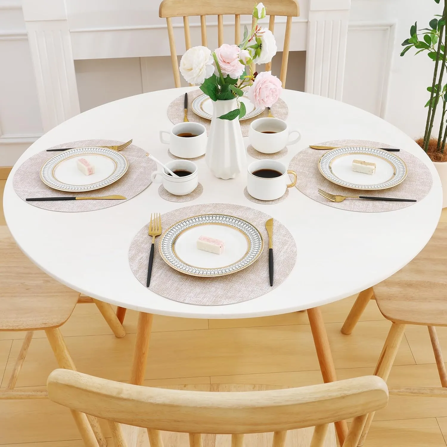 Homaxy Round Faux Leather Placemats and Coasters, Washable Dual-Side Table Mats, Wipeable Heat-Resistant Dining Place Mats for Outdoor and Indoor, Set of 4, Diameter 13 and 3.93 inch, Beige