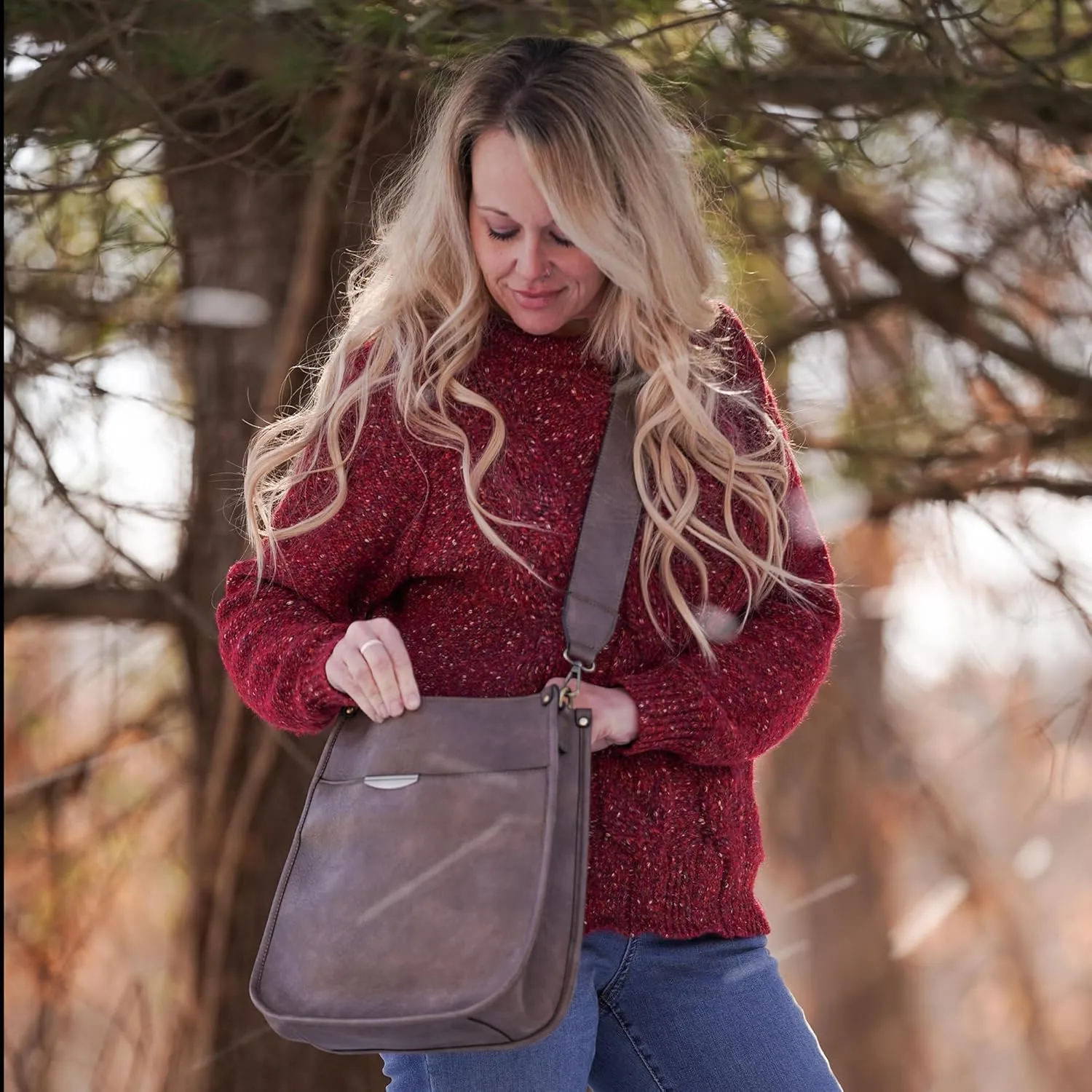 JESSIE & JAMES Ava Concealed Carry Crossbody Bag with Lock and Key