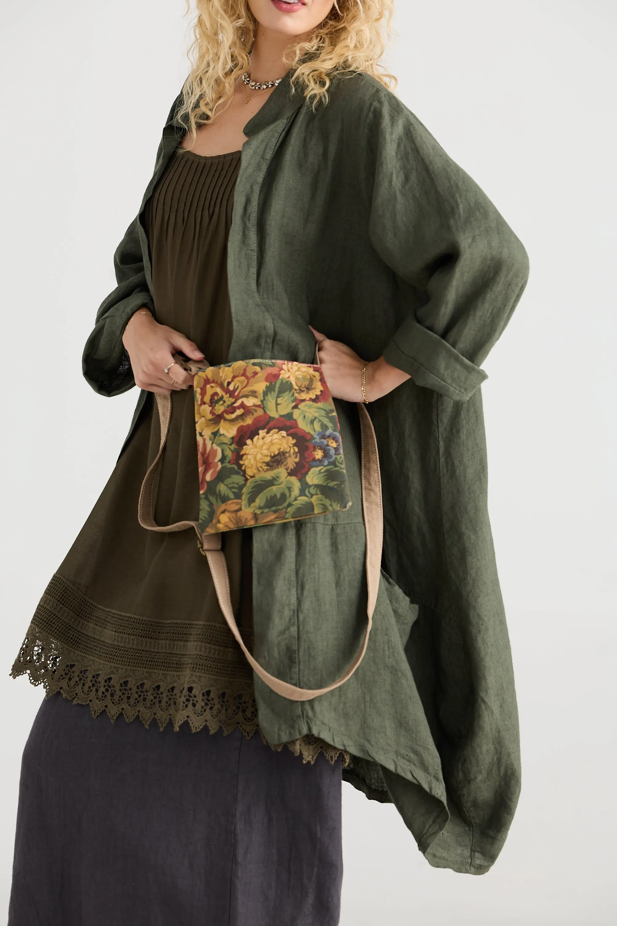 Kestrel Crossbody shoulder bag. Antique Rose Bouquet
