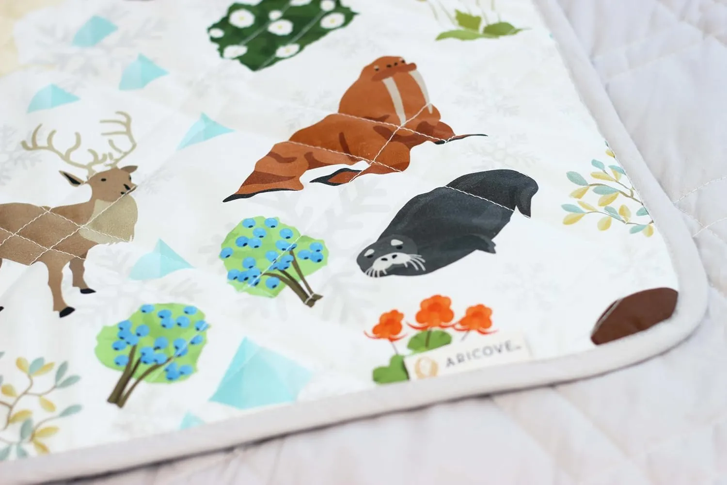 Kids Weighted Blanket, 5 lb, 36x48 inches, Small Size, Soft Cotton, Machine Washable, Grey/Snow Animals