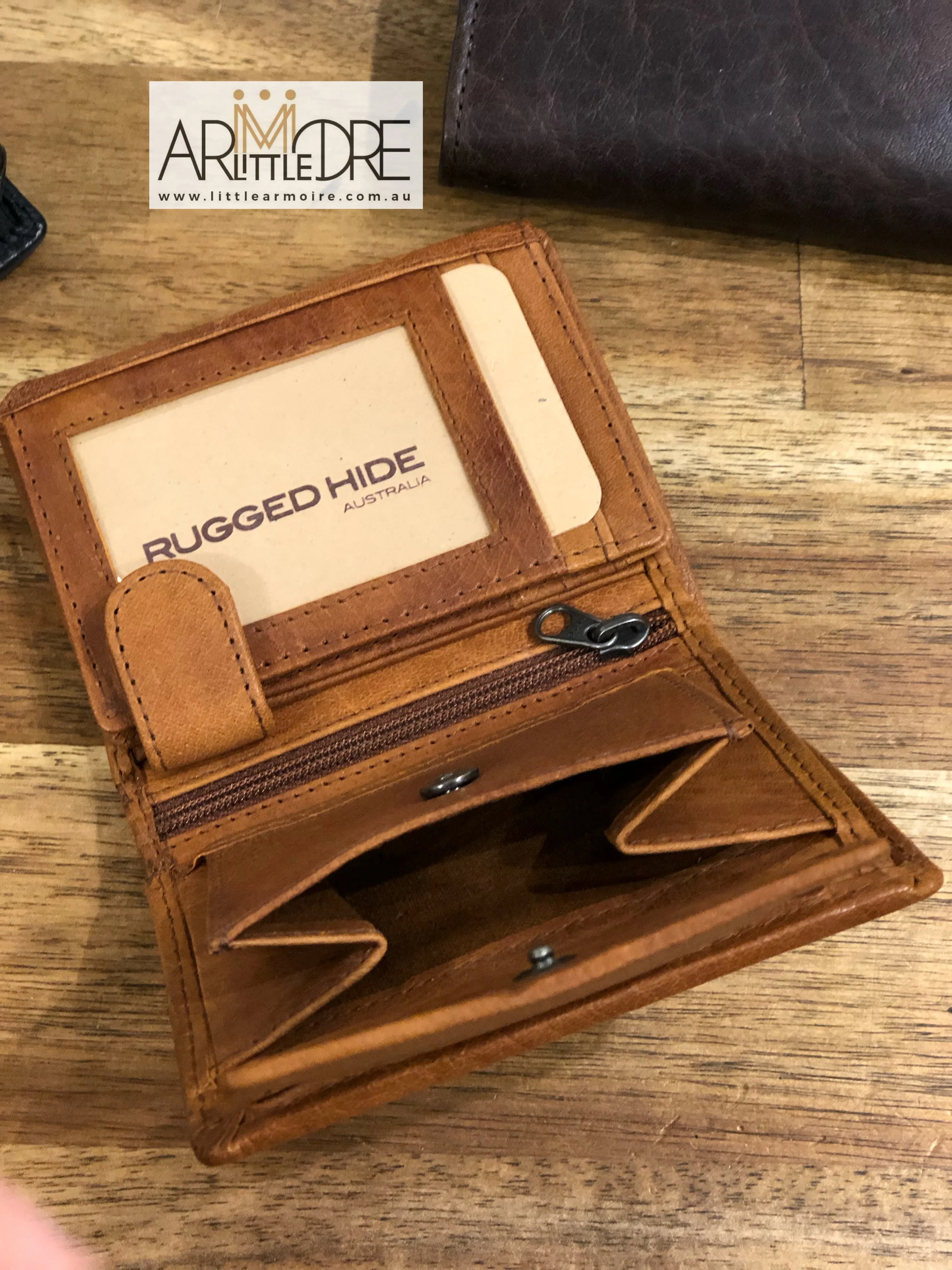 LA4241 Men's Lightly Oiled Rugged Bi-Fold Wallet