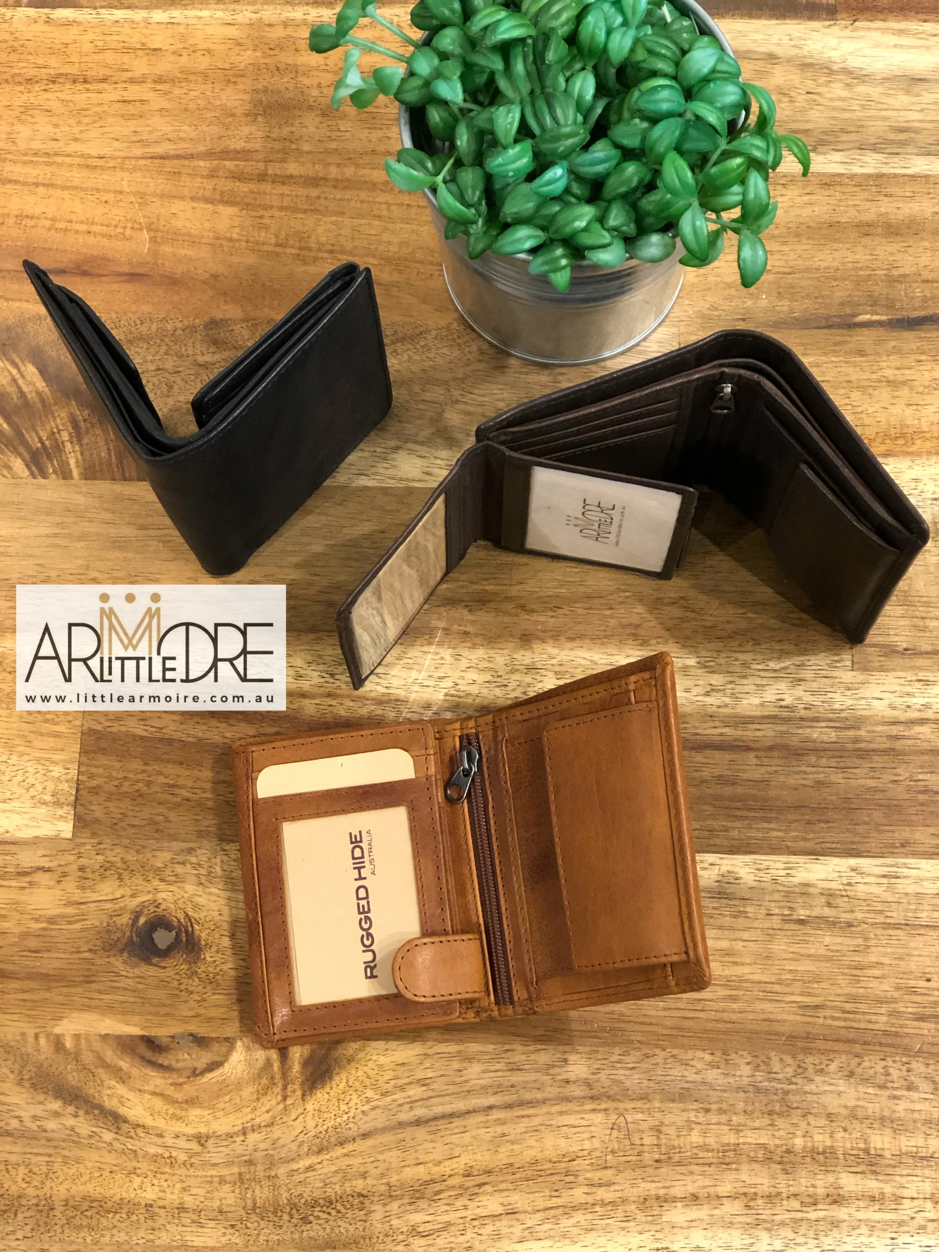 LA4241 Men's Lightly Oiled Rugged Bi-Fold Wallet