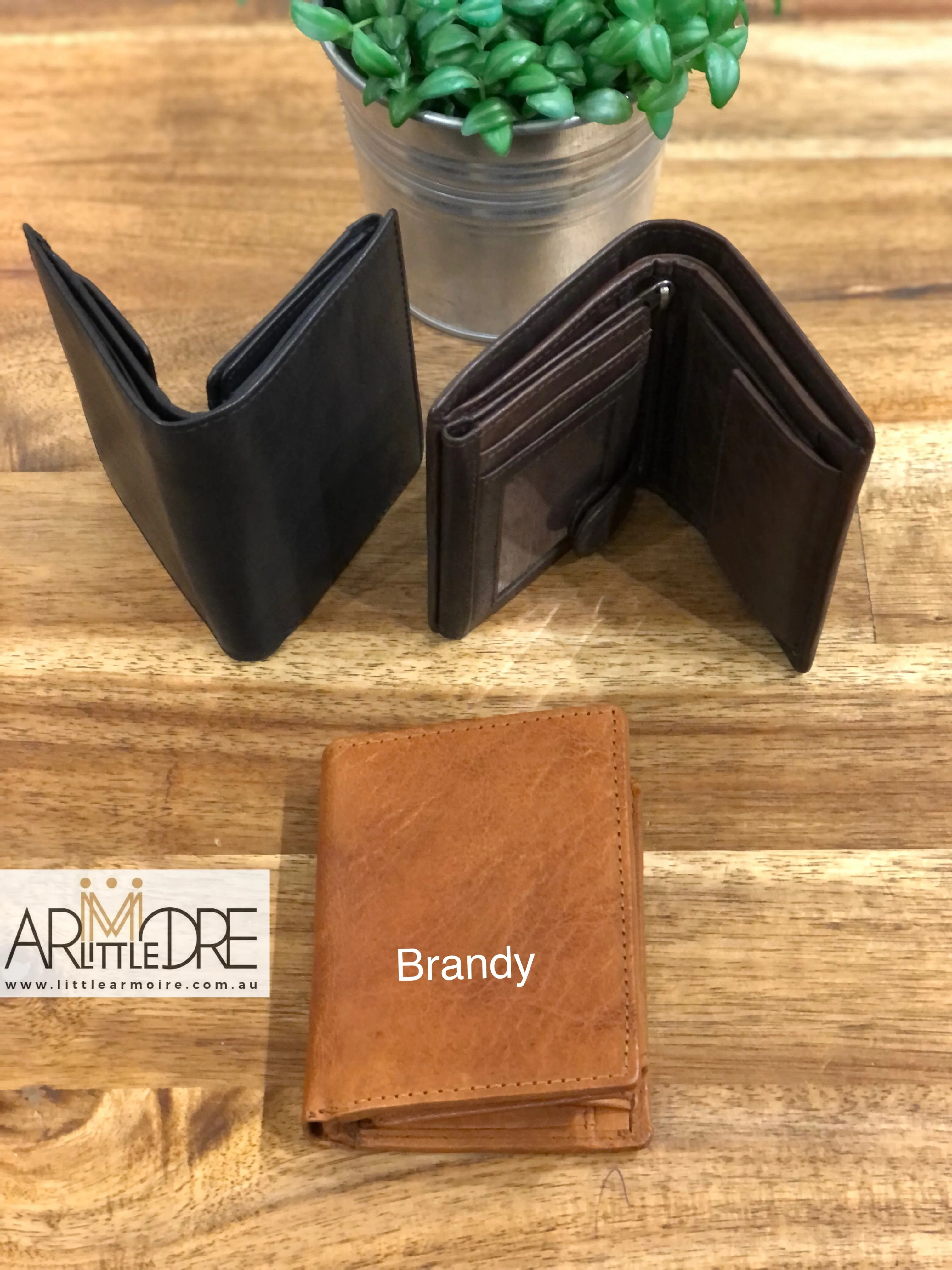 LA4241 Men's Lightly Oiled Rugged Bi-Fold Wallet
