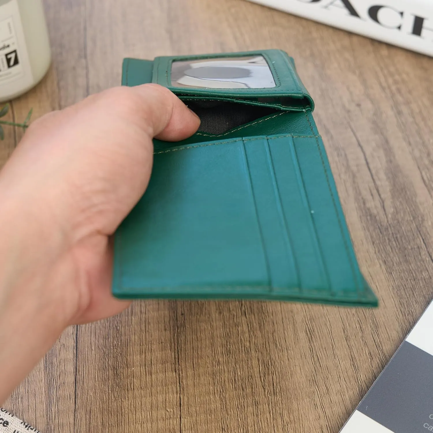 Men's Green Leather Bifold Wallet RFID Blocking Front Pocket Security Passcase Cowhide Durable Extra Capacity Billfold 6 Credit Cards with Flip-out ID Window Classic Handmade Gift For Him VINAM-B-08