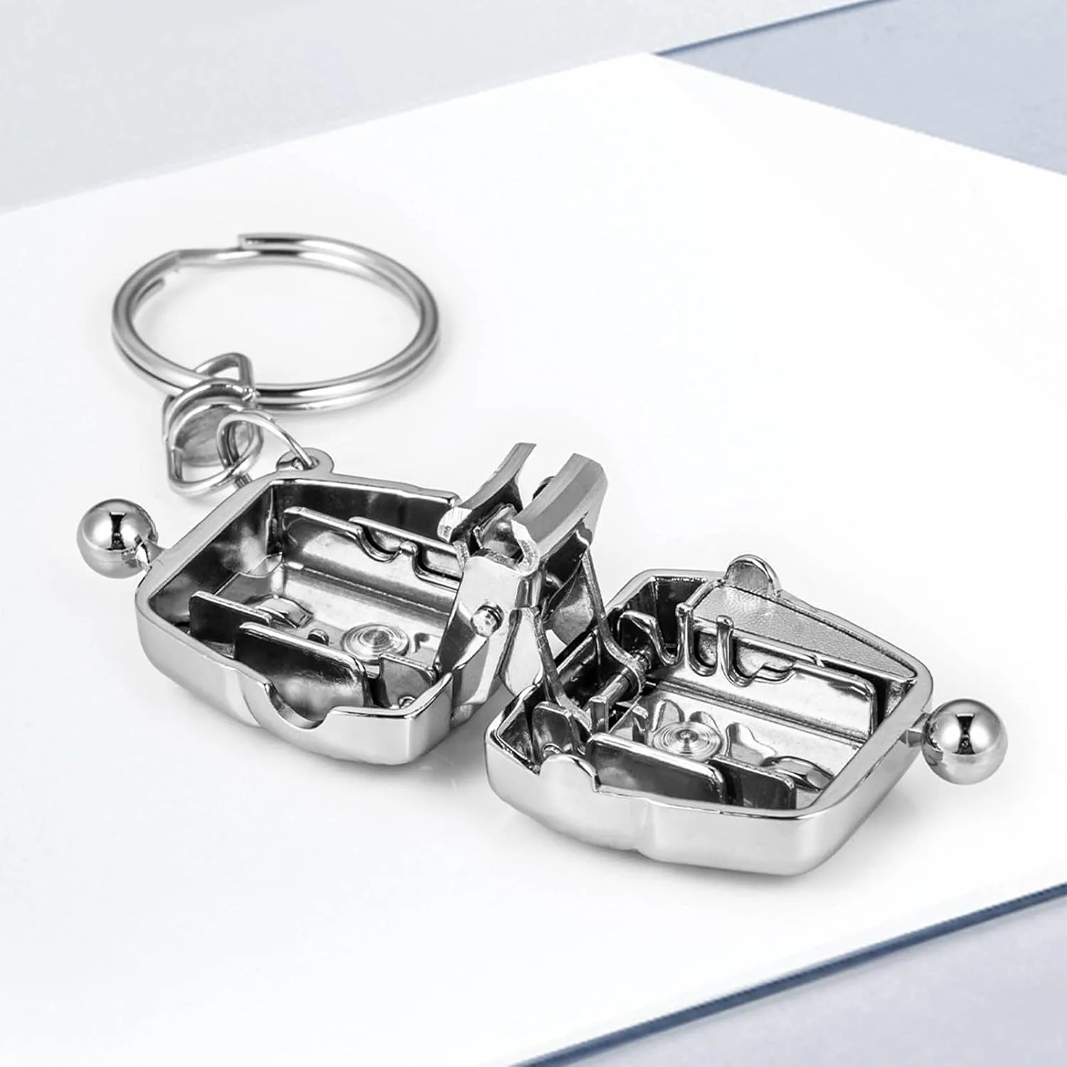 Mini Bag-Shaped Folding Nail Clippers, Stainless Steel Mini Fingernail Clipper with Keyring, Convenient Practical (Champagne,One Size)