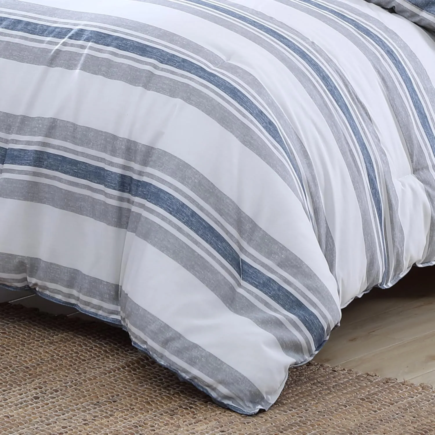 Nautica - King Comforter Set, Reversible Woven Bedding with Matching Shams, Medium-Weight, Oeko-Tex Certified (Bay Shore Navy)