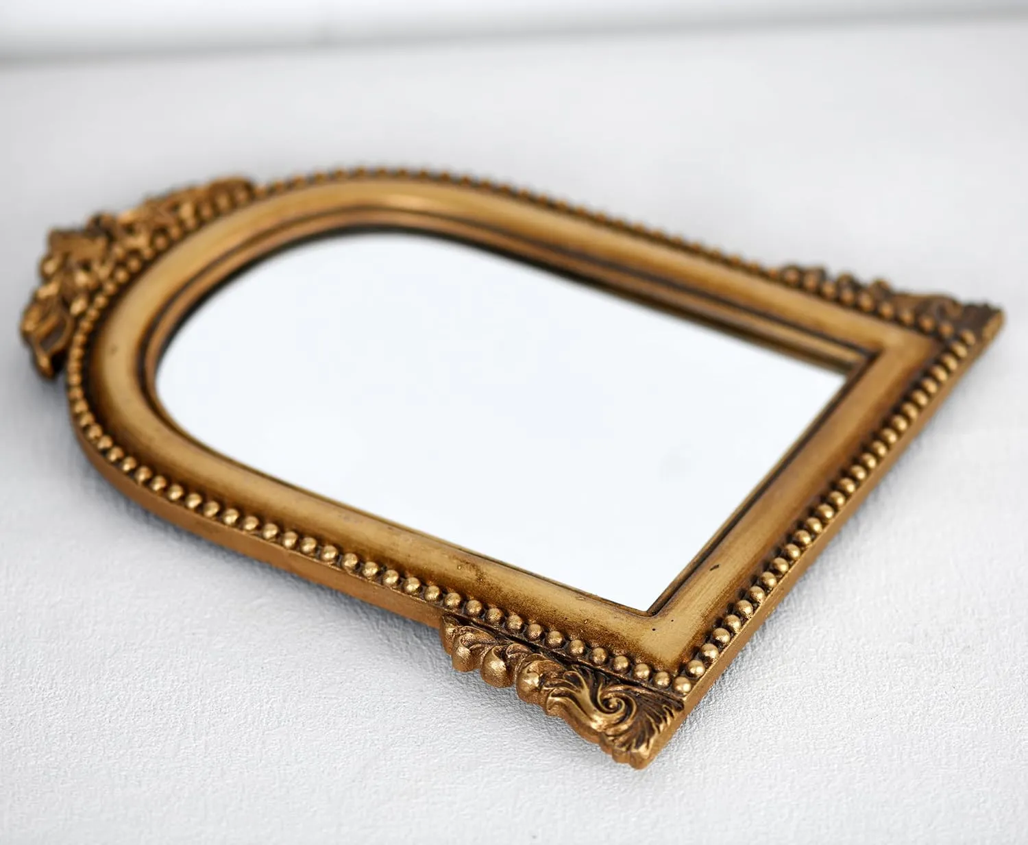 OIGUMR Gold Ornate Baroque Mirror Vanity Desk Table Mirror Arched Makeup Mirror Antique Mirror with Resin Frame 9.6X6.5 inch