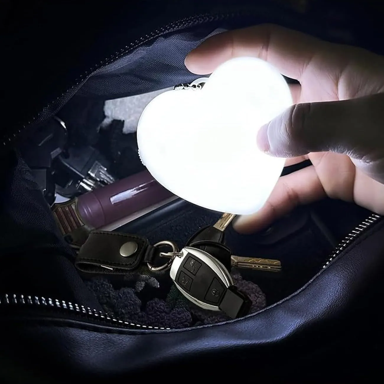 Purse Light Handbag Light, Mini Touch Purse LED Lamp, LED Automatic Sensor Glowing Heart Shaped Handbag Lights, The Best Gift for Women, Girlfriend, Friends (2Pcs)