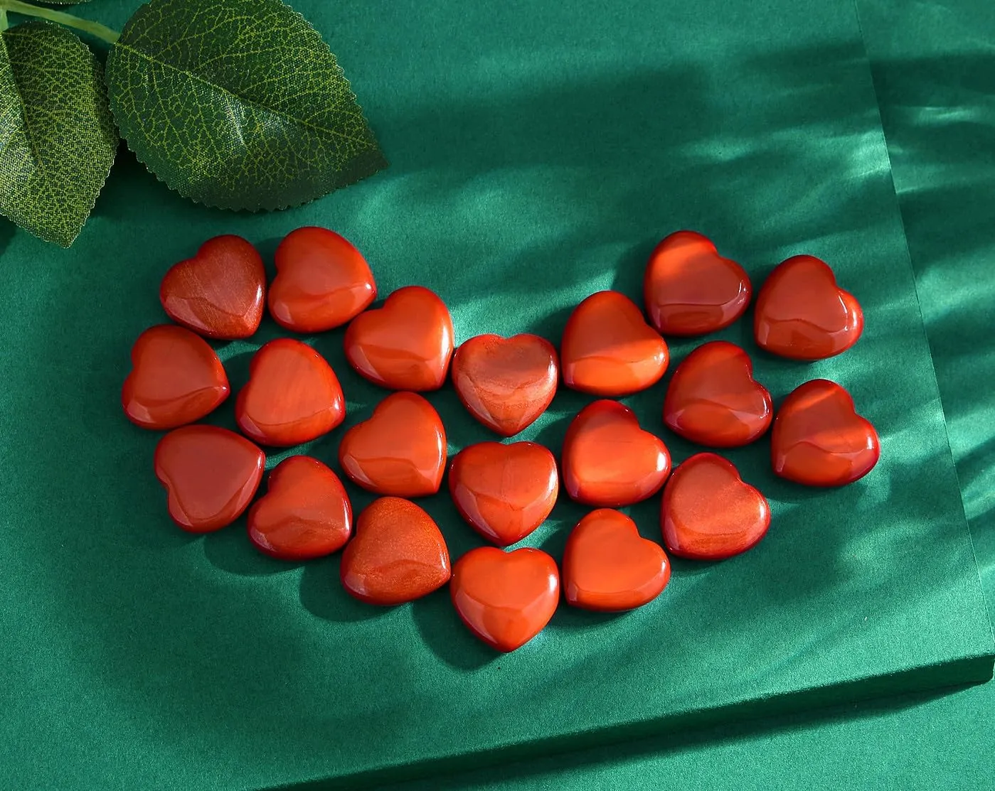 QINJIEJIE 20PCS Red Jasper Heart Stones Crystals Bulk Love Shaped Worry Stone Heart Rock Pocket Polished Palm Gems Crystal Reiki Balancing Wholesale Carved Stone Decor Gift