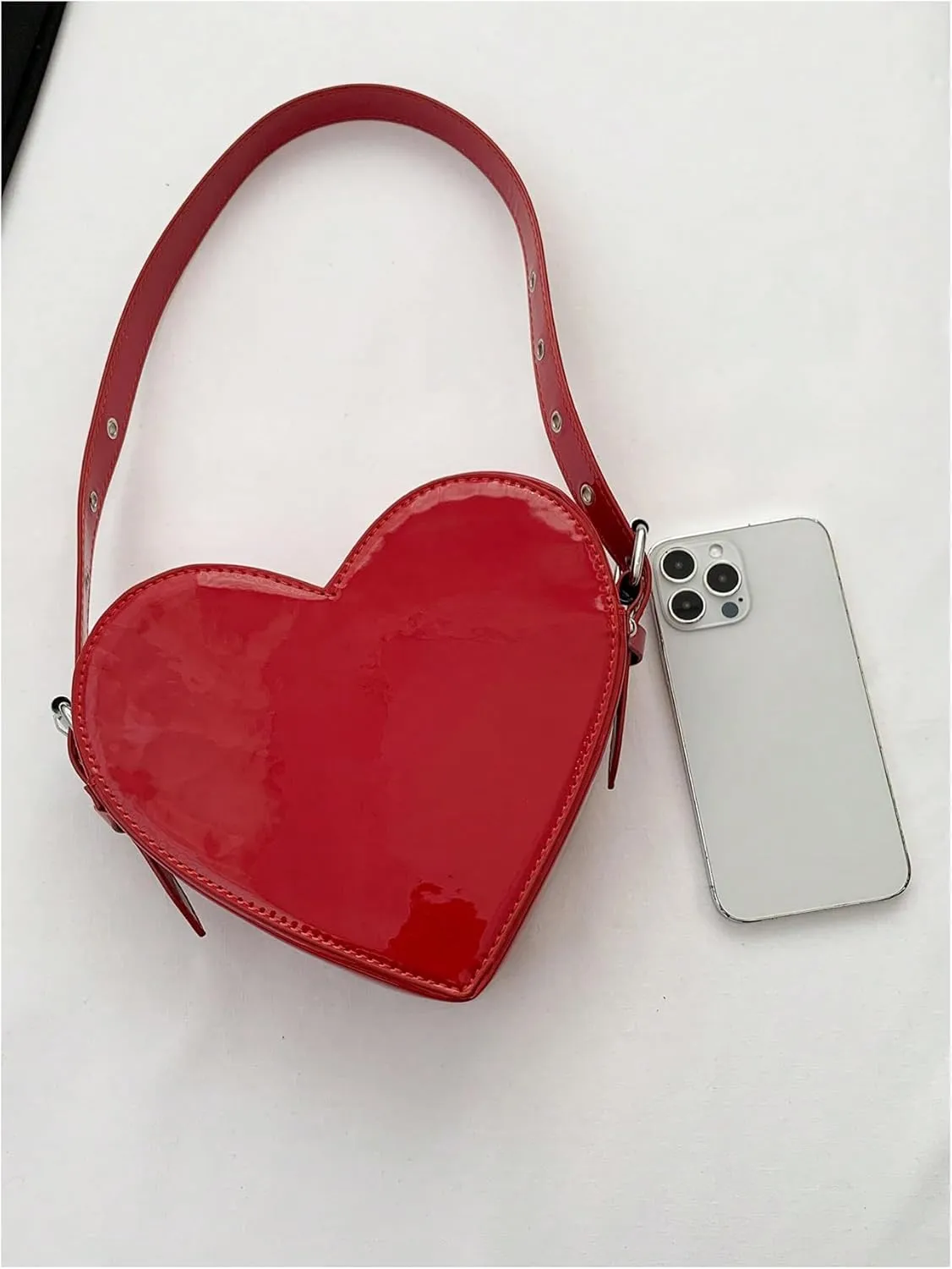 QWINEE Women's Cute Heart Shaped Shoulder Bag Zipper Small Novelty Handbag with Adjustable Strap