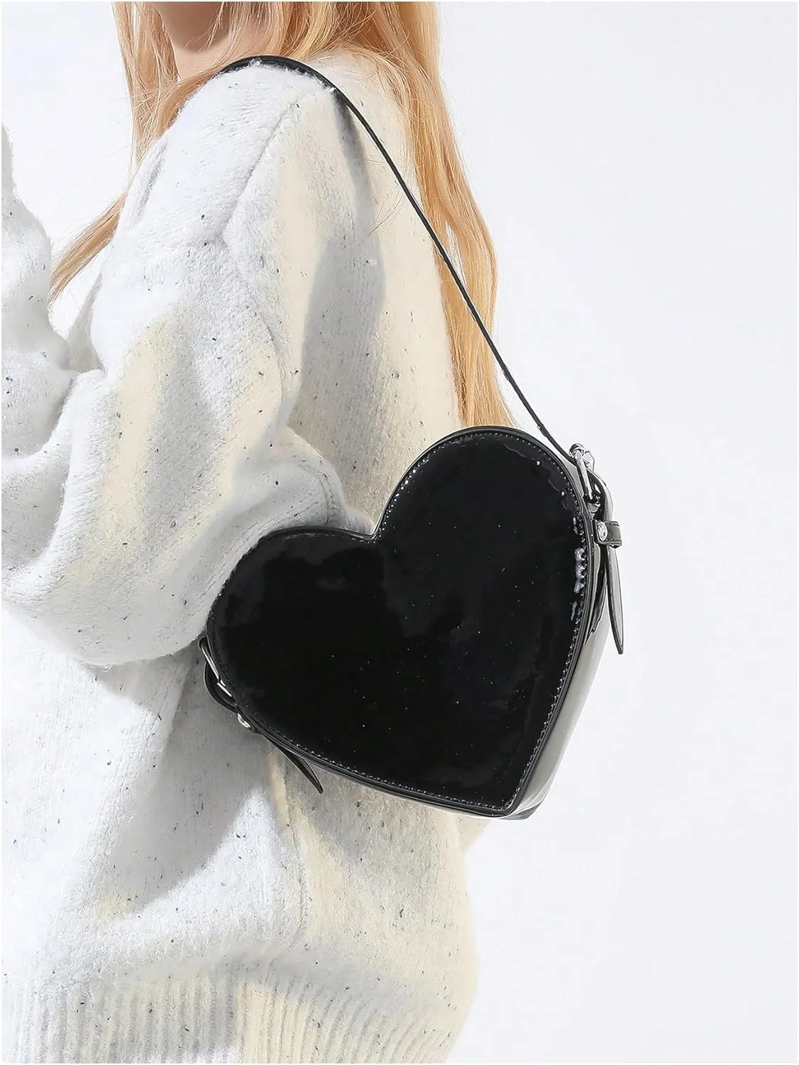 QWINEE Women's Cute Heart Shaped Shoulder Bag Zipper Small Novelty Handbag with Adjustable Strap