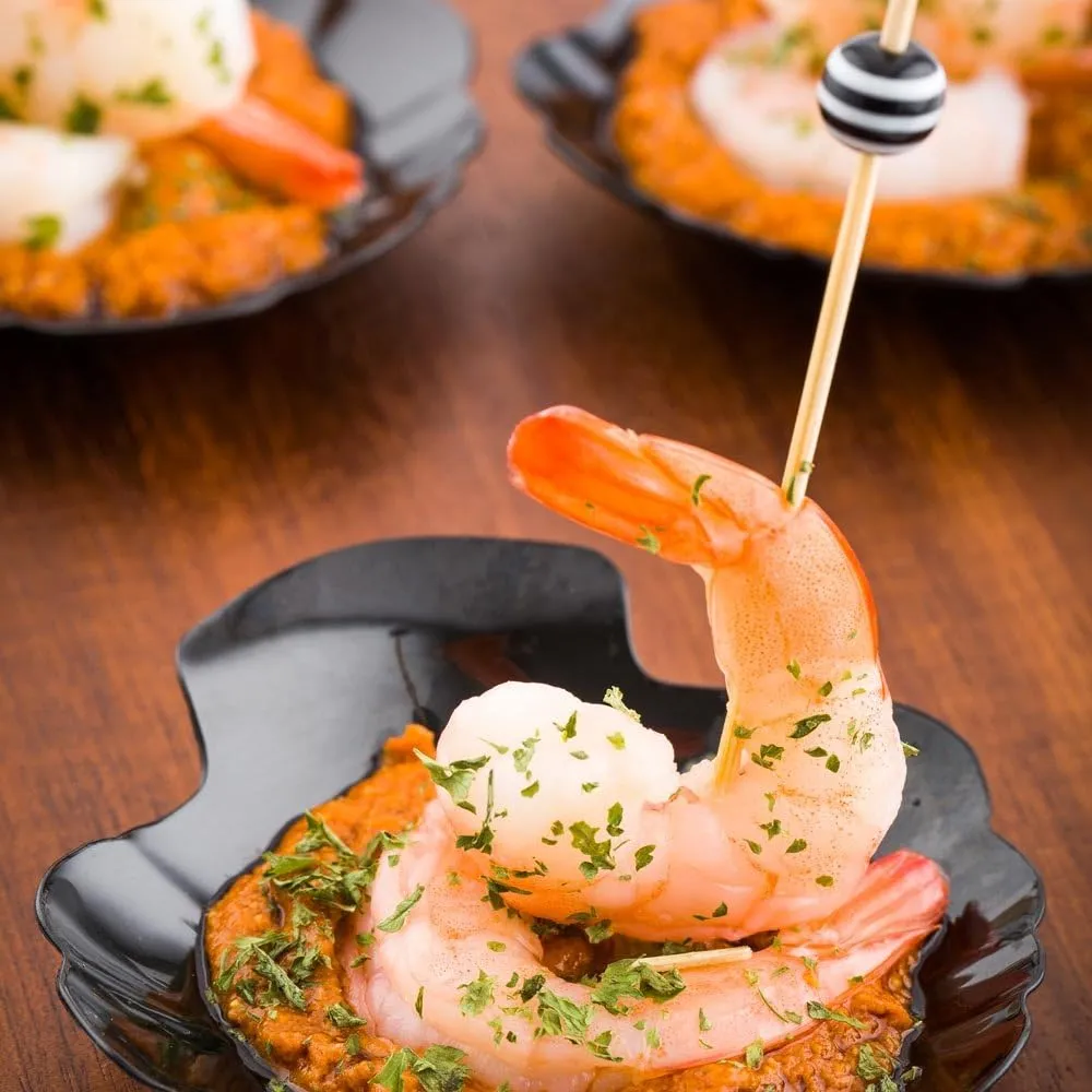 Restaurantware 3.3 Inch Shell Appetizer Plate 100 Disposable Plastic Appetizer Plate - Sturdy Shell-Shaped Black Plastic Cocktail Plates Perfect For Serving Amuse Bouche And Hors D'oeuvres