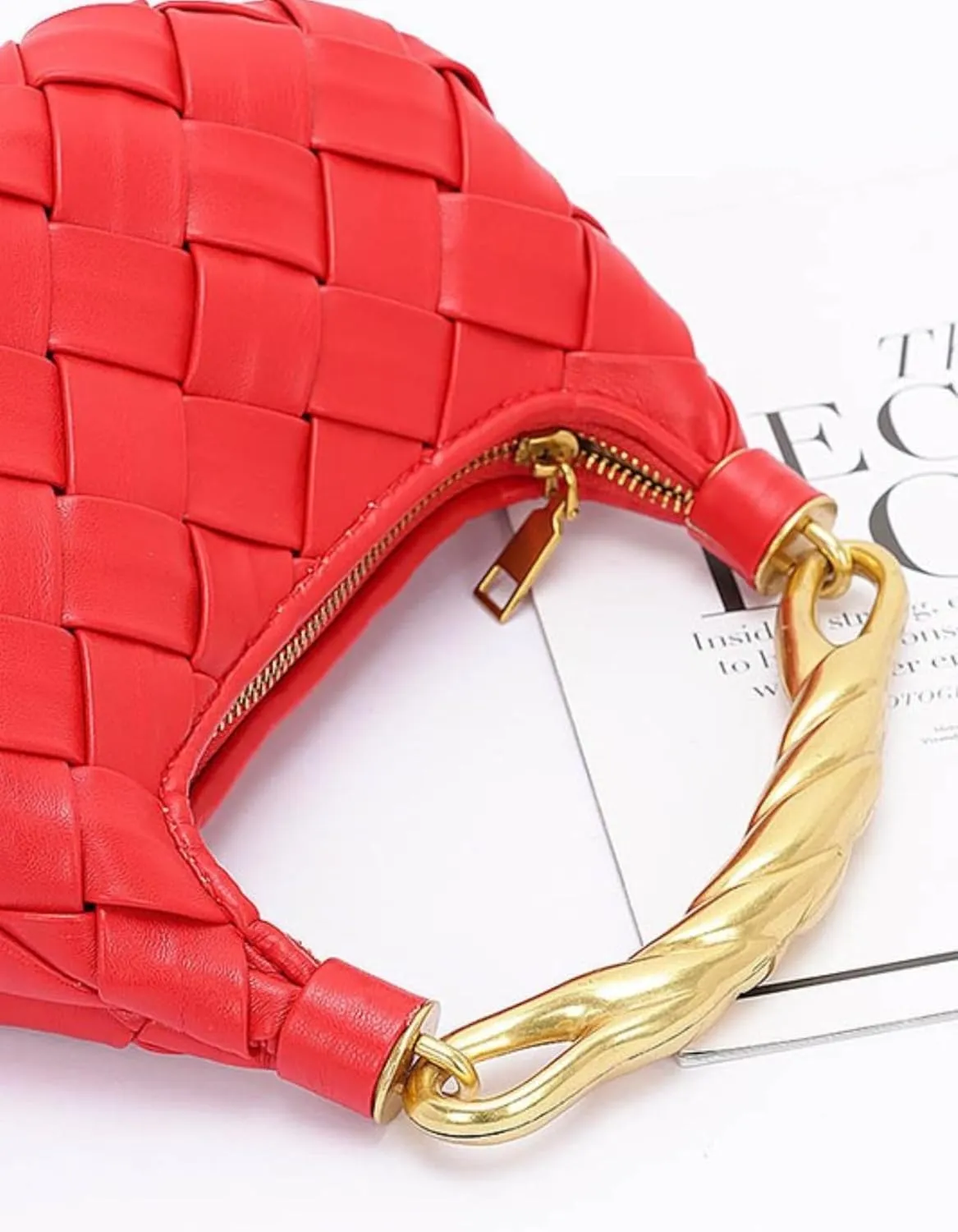 Weave Handbag PU Leather Shoulder Bag for Women Luxury Designer Round Tote Purse with Gold Chain Round Crossbody Bag