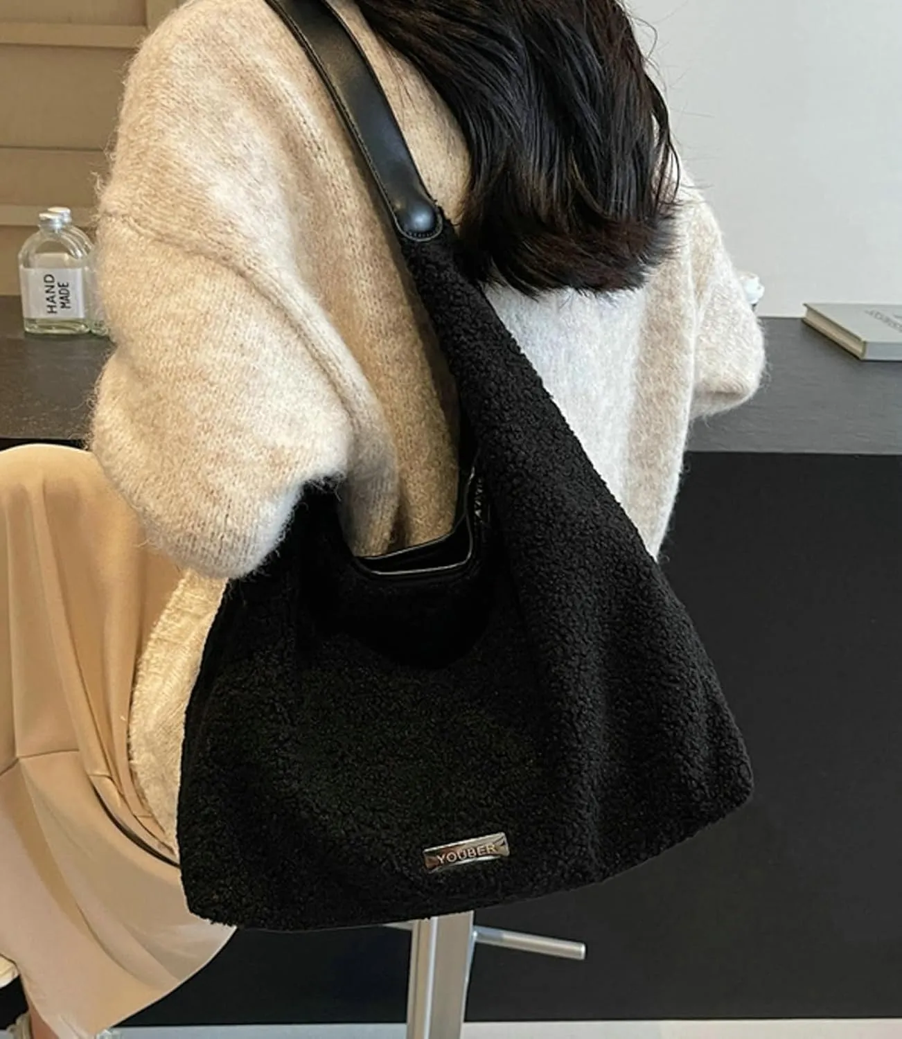Womens Faux Lamb Wool Tote Bag 2024 Fall Winter Plush Fleece Shoulder Bag PU Leather Strap Stylish Commuter Bag