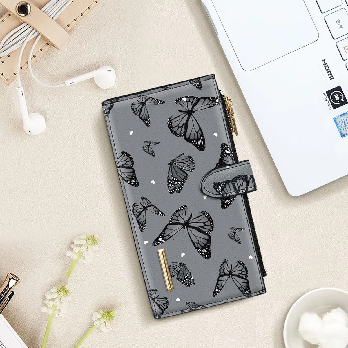 Womens RFID Blocking Large Capacity Wallet Multi Card Organizer Bifold Wallet for Women with Zipper Pocket