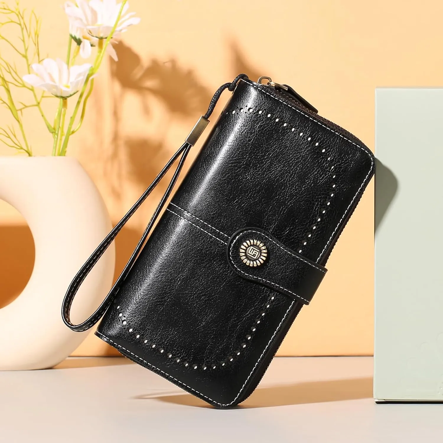 Women's Wallet Large Capacity Leather RFID Blocking Trifold Ladies Cluth Wristlet Wrist strap Long Purse Credit Card Holder