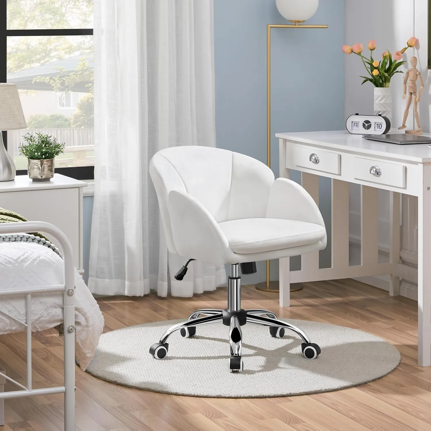 Yaheetech Cute Desk Chair for Home Office, Adjustable Vanity Chair Modern Upholstered Chair Swivel Rolling Task Chair with Armrests for Work, Study, Living Room, Bedroom, Snowy