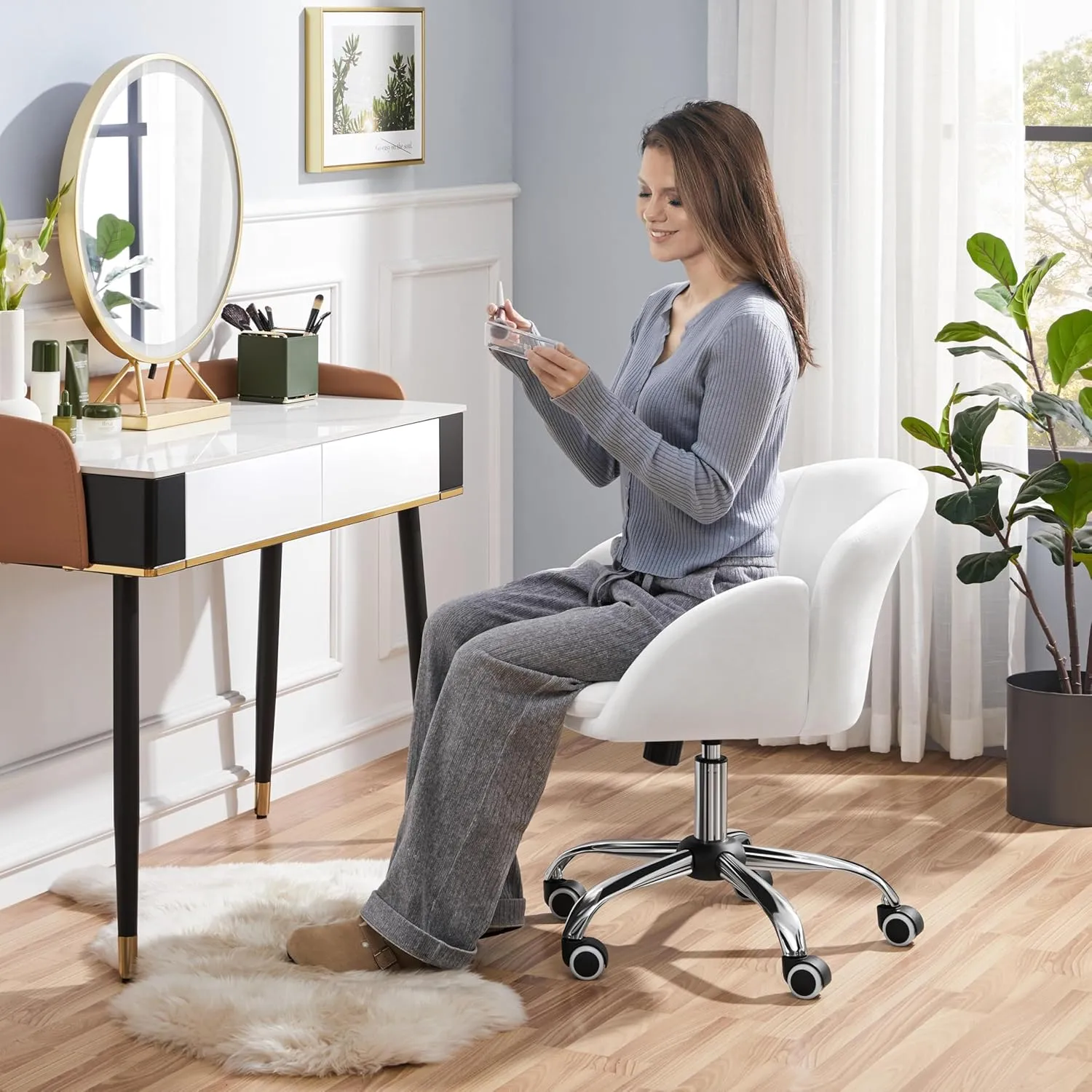 Yaheetech Cute Desk Chair for Home Office, Adjustable Vanity Chair Modern Upholstered Chair Swivel Rolling Task Chair with Armrests for Work, Study, Living Room, Bedroom, Snowy
