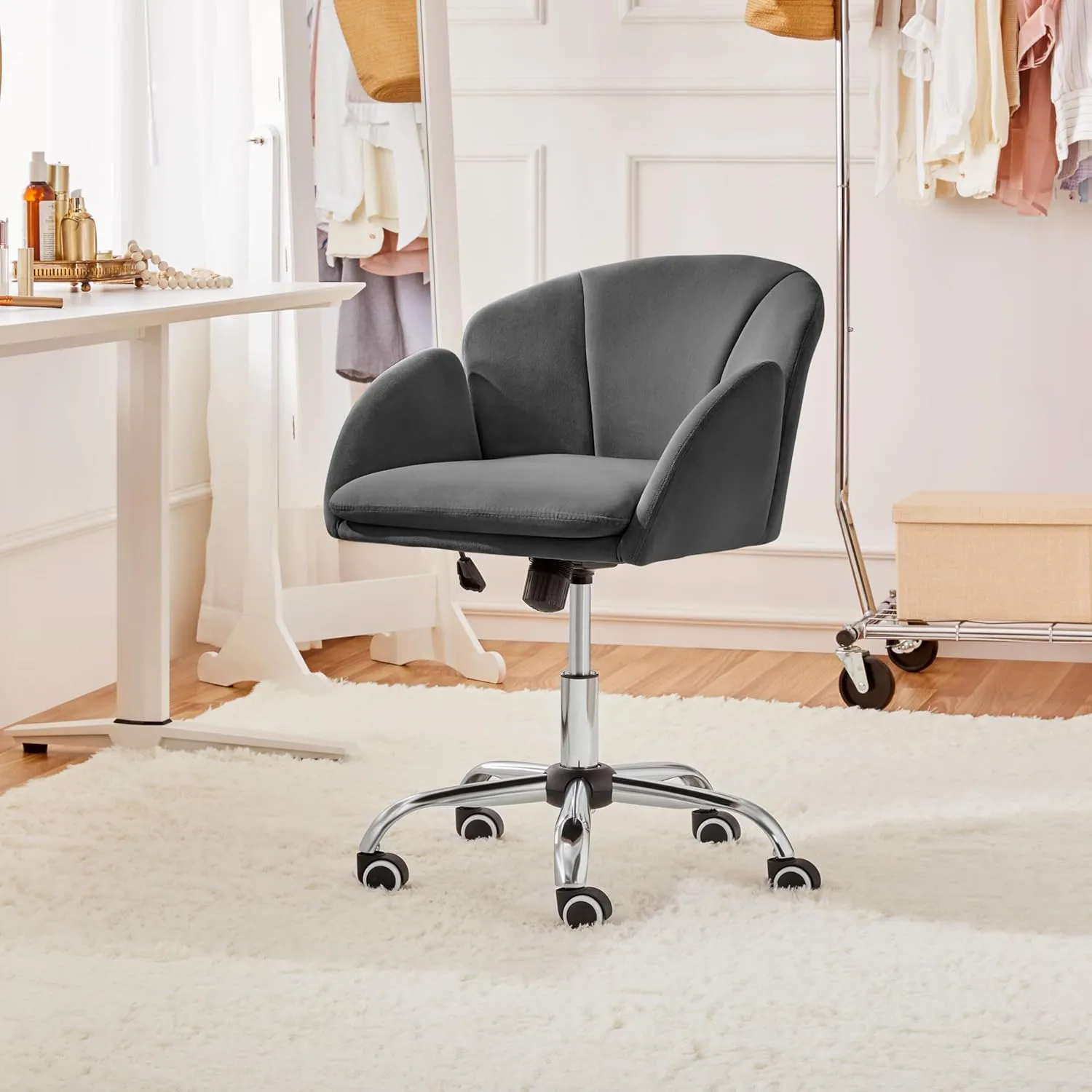 Yaheetech Cute Velvet Desk Chair Makeup Vanity Chair with Wheels for Bedroom Modern Swivel Rolling Chair for Home Office Dark Gray